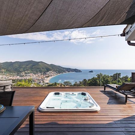 Вілла Spettacolare Vista Isola Terrazza E Idromassaggio Нолі Екстер'єр фото