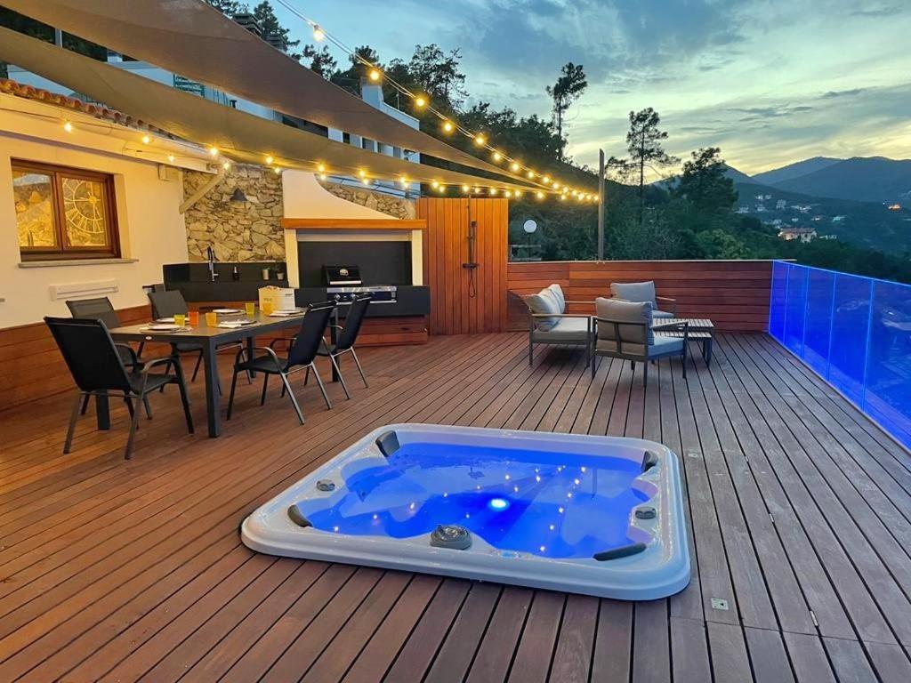 Вілла Spettacolare Vista Isola Terrazza E Idromassaggio Нолі Екстер'єр фото