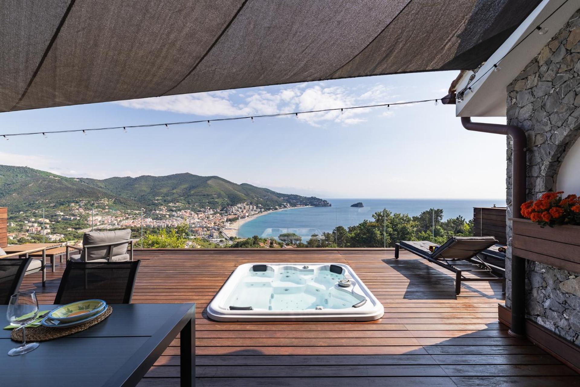 Вілла Spettacolare Vista Isola Terrazza E Idromassaggio Нолі Екстер'єр фото
