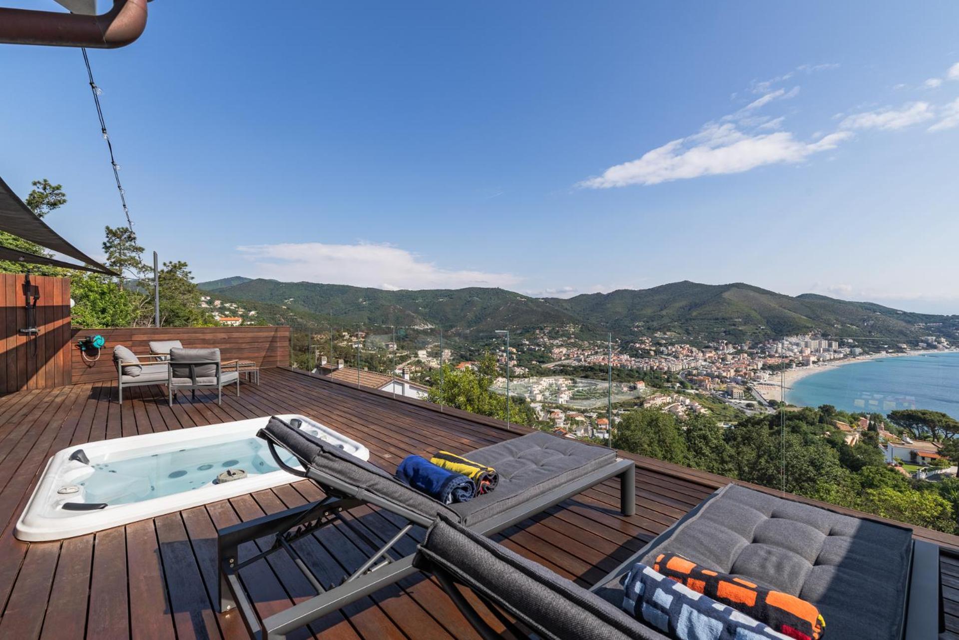 Вілла Spettacolare Vista Isola Terrazza E Idromassaggio Нолі Екстер'єр фото