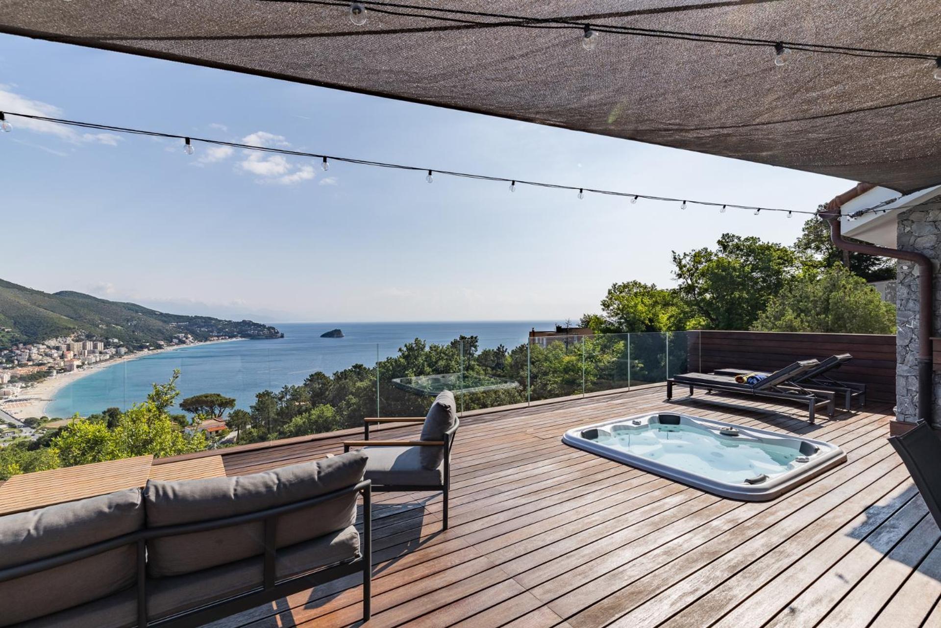 Вілла Spettacolare Vista Isola Terrazza E Idromassaggio Нолі Екстер'єр фото
