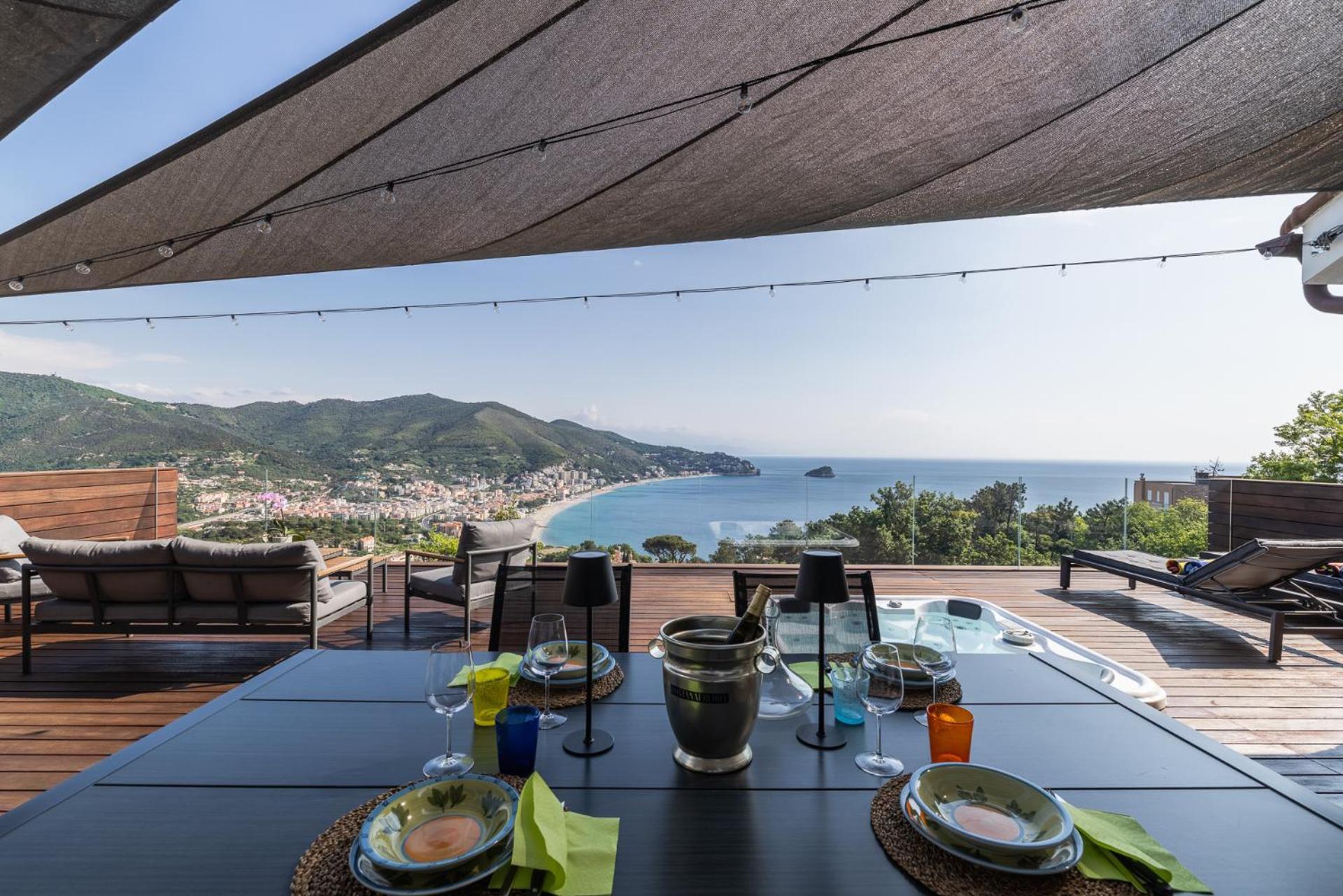 Вілла Spettacolare Vista Isola Terrazza E Idromassaggio Нолі Екстер'єр фото