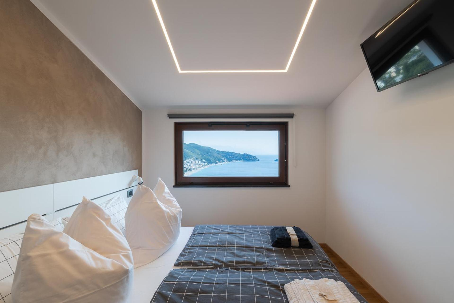 Вілла Spettacolare Vista Isola Terrazza E Idromassaggio Нолі Екстер'єр фото